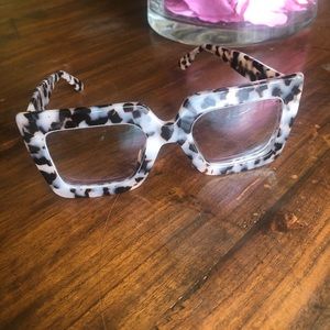 Tortoise shell prescription frames